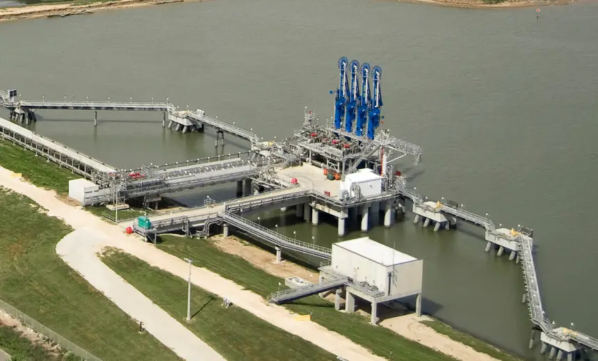 СПГ добил Европу: континент лихорадочно ищет спасение от американского «газа свободы»