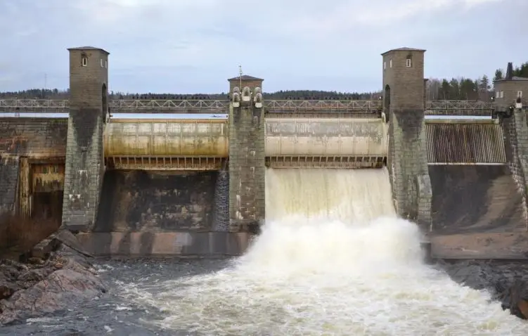 Москва дёрнула рубильник: Финны остались без русского электричества