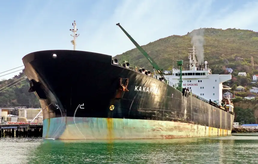 Сохраняющий тайну Китай вновь получил власть над рынком нефти