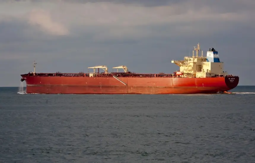 У Германии не получается конфисковать танкер с российской нефтью