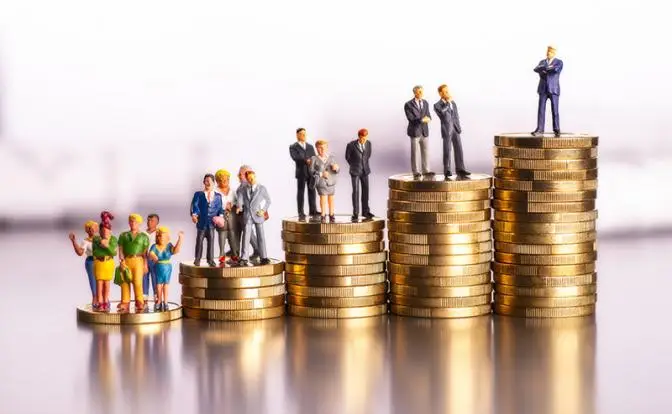 Западные богачи требуют повысить налоги против себя, а российские молчат