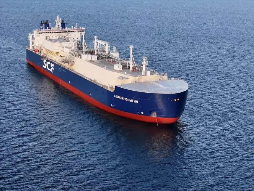 Европу к потере Гренландии привел отказ от российского газа