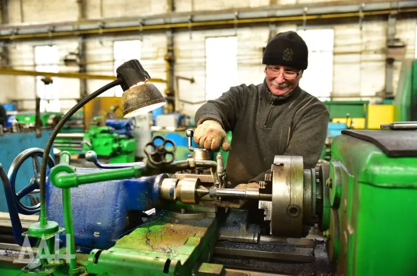 Новая Россия запускает заводы, расчищает реки и принимает в вузы индийцев