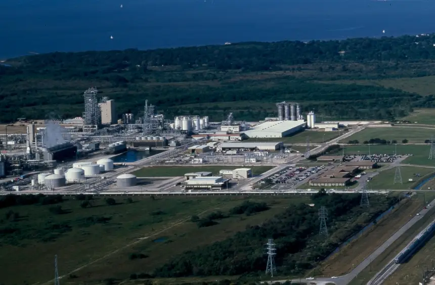 Инфраструктура под угрозой: в ЕС черпнули со дна газовых хранилищ