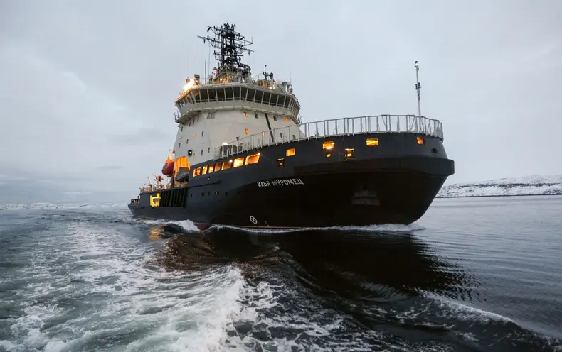 Россия собрала группировку ледоколов в Финском заливе