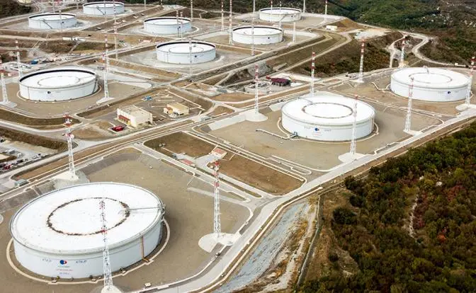 Нефть девать некуда: РФ поняла, что надо строить стратегические хранилища