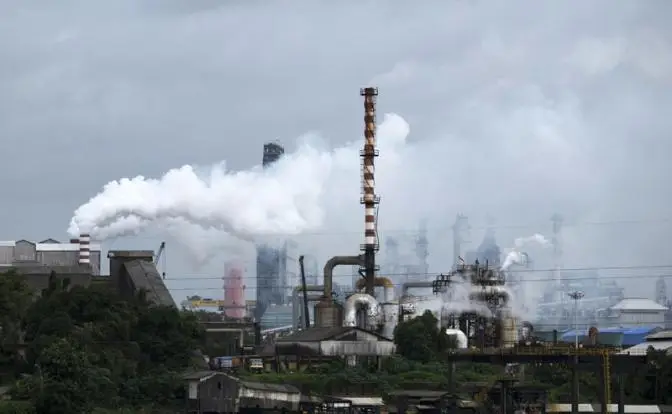 Трамп грозит Индии за покупку русской нефти, Индия делает вид, что боится