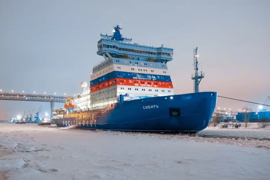 Россия послала атомный ледокол на Балтику спасать экспорт