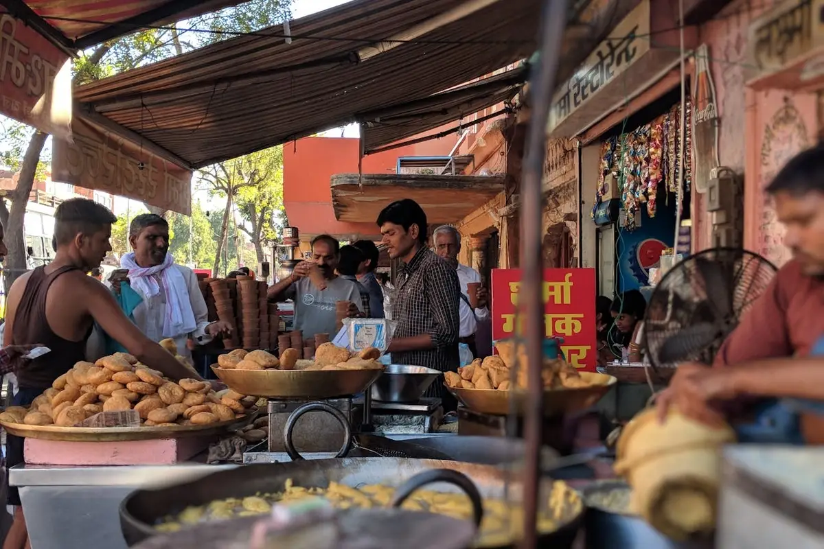 Общепит гиганта закрывается: в Индии становится невозможно приготовить еду