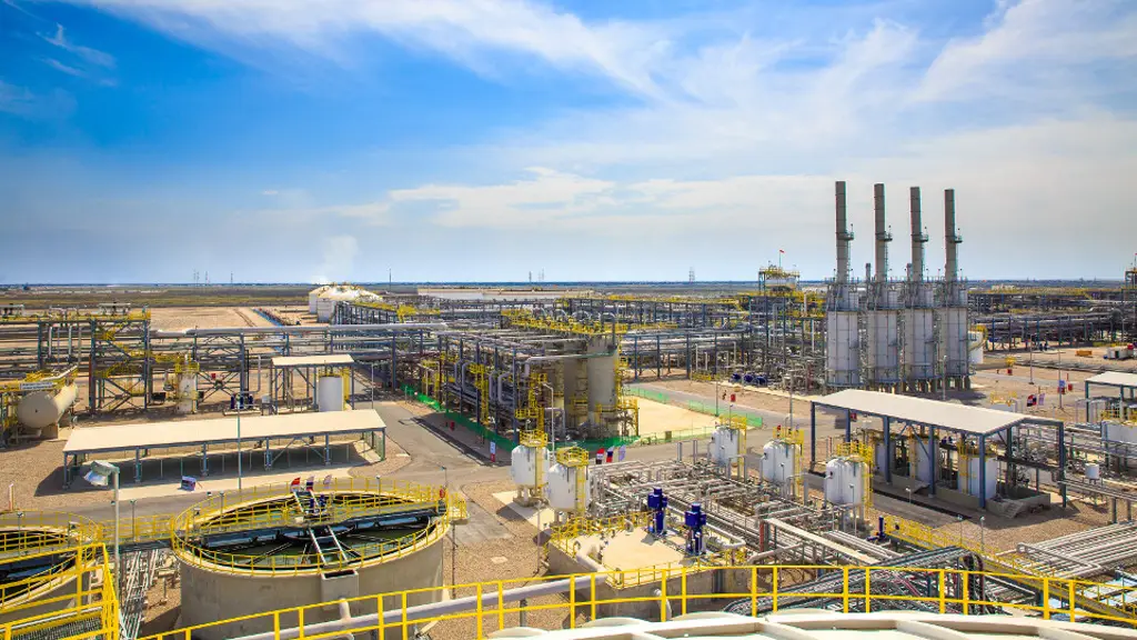 Украинские инженеры помогали ремонтировать НПЗ в России