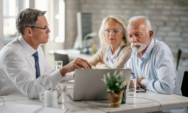 «Срочно подпишите!»: эксперты рассказали о ловушках пенсионных агентов