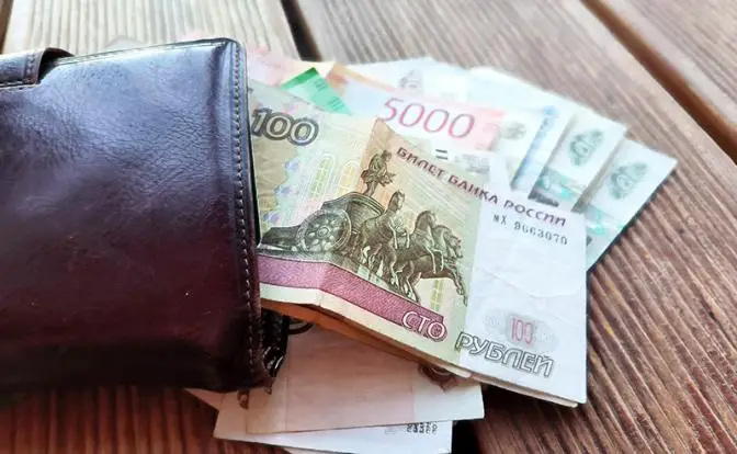 Средняя зарплата в РФ за месяц выросла на 40 тыся. Кто поверит?