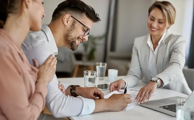 Страховые агенты остаются важнейшими игроками на рынке труда