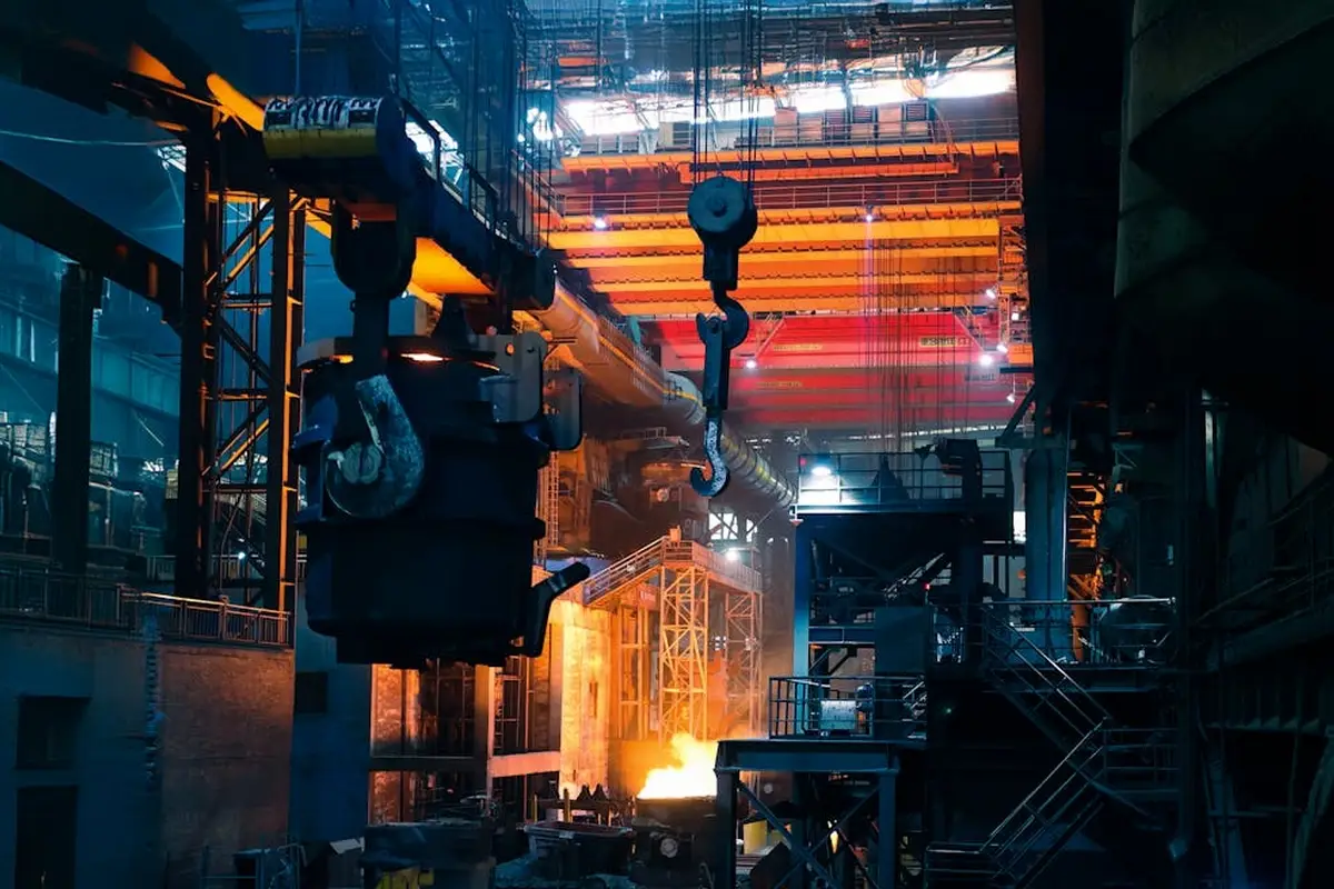 Поврежден крупнейший в мире алюминиевый завод: авиация и автомобили под ударом