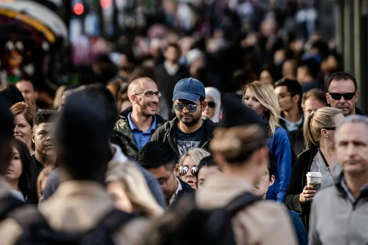 Жители западных стран покидают родину в рекордных количествах