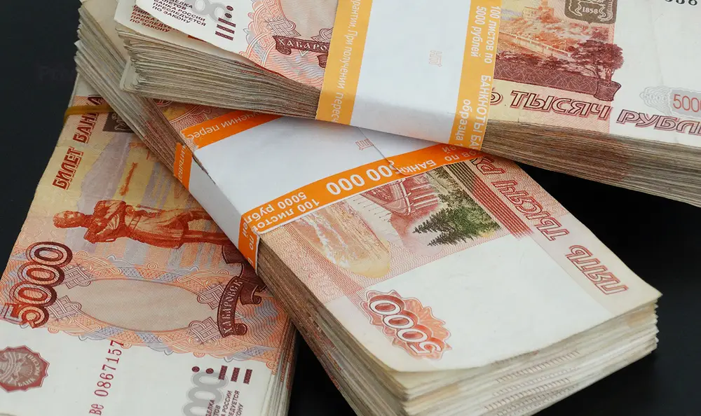В пяти регионах России средняя зарплата превысила 200 тысяч рублей