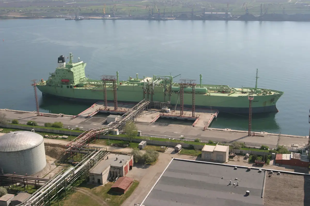 Такие разные жертвы: энергошок в Азии снимают газом, Европу – грабят