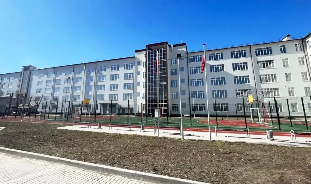 Новая Россия восстанавливает вузы, развивает науку, строит дороги