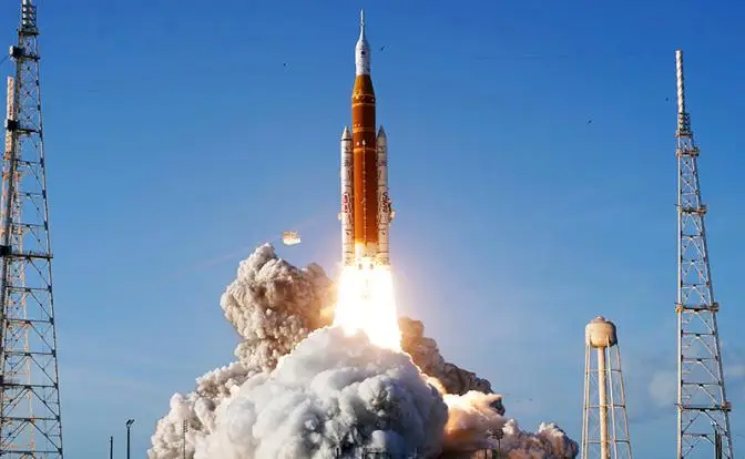 Американцы взяли в прицел Луну