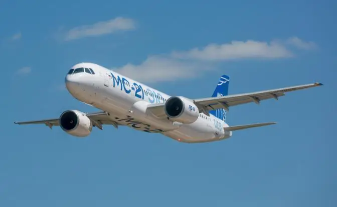 Скандалы российской авиации: «Мотористы» судятся с «планеристами»