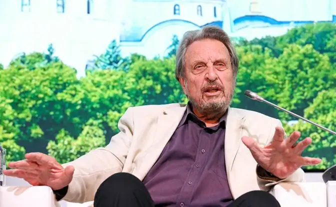 Фермеры гонят с Владимирской земли Маска-старшего за «сатанизм»