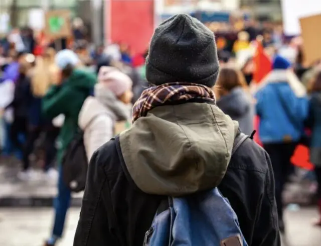 Миграция в минус: российская удавка погнала рабочих из безвизовых стран