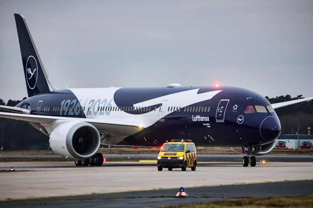 Немецкие авиакомпании требуют подключиться к нефтепроводам НАТО