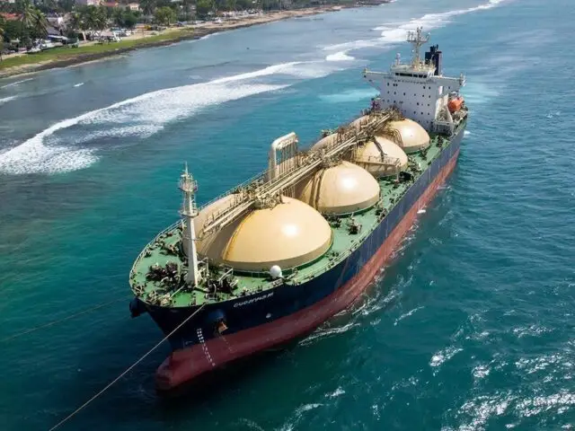 Россия заправляет Кубу: танкер с гуманитарной нефтью пробил блокировку США