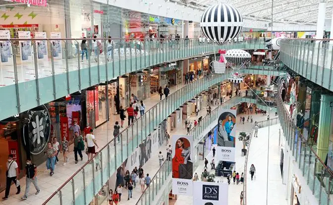 Онлайн-розница пускает торговые центры по миру. Что с ними будет?