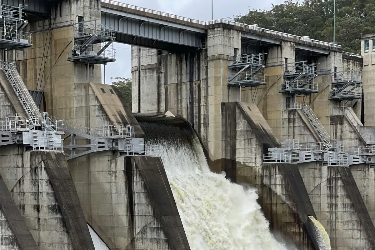 Китай невероятными темпами роет новые водохранилища: в чем причина