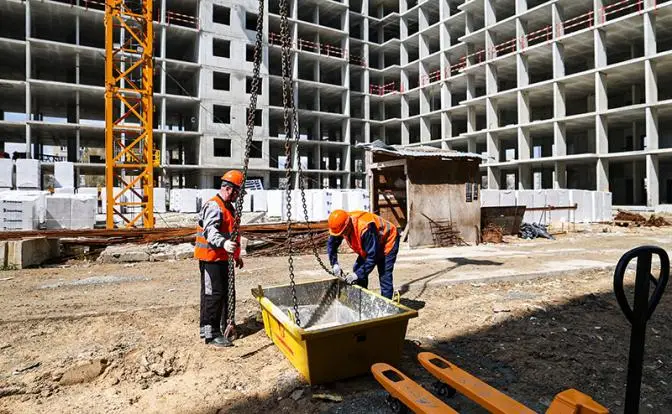 Застройщик в западне: половина новостроек остается на третий год