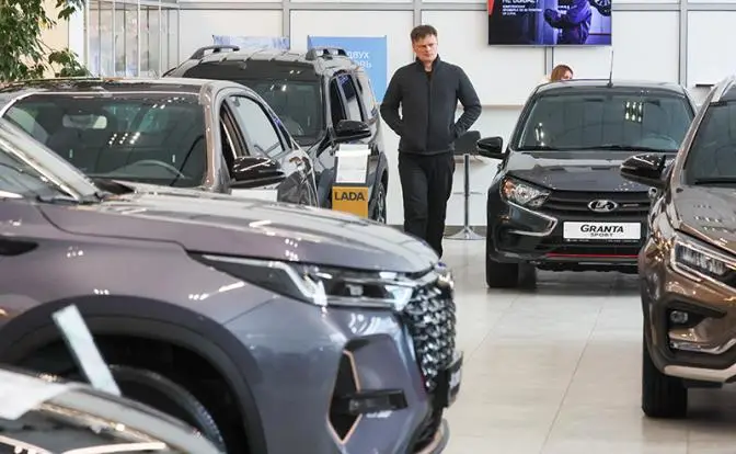 Импортопомутнение: Экономика России катится в пропасть верхом на «АвтоВАЗе»