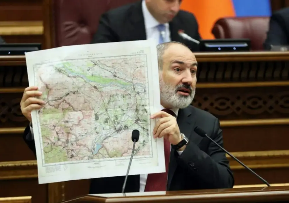 Пашинян сдал Армению меньше чем за час, но русские всё равно плохие