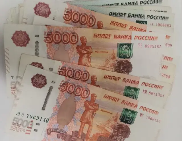 Рубль теснит конкурентов: доля валюты РФ при экспорте в Европу бьет рекорды