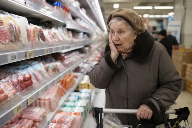 Россиян добили ценами: самые популярные продукты резко взлетели в цене