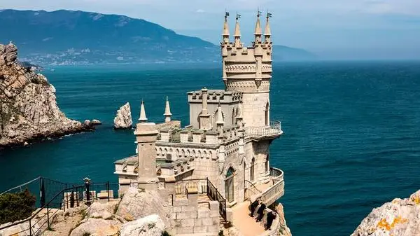 Мёртвый сезон? В России подсчитали, сколько туристов отвернулись от Крыма
