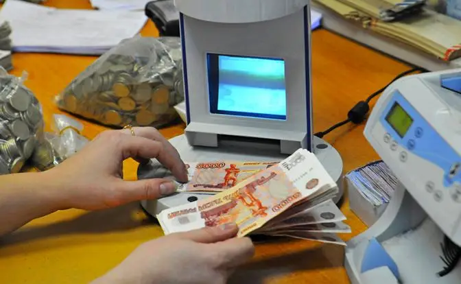 МРОТ с 2027 года должен быть не ниже 50.000 рублей