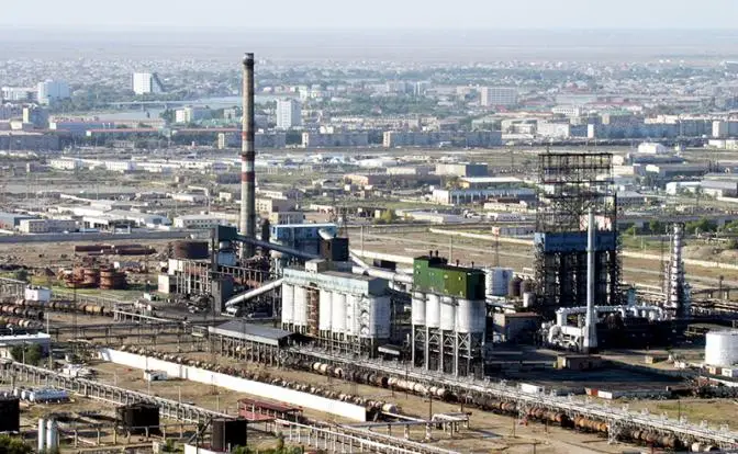 Казахстанская подножка: Атырау и Павлодар отказались продавать бензин РФ