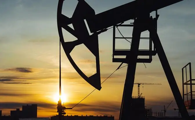 Нефть дорогая, а бюджету все равно не хватает. Почему?